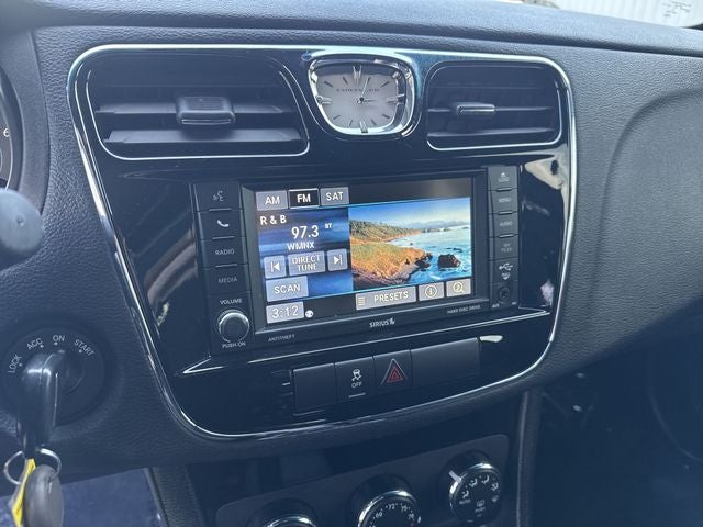 2014 Chrysler 200 Touring