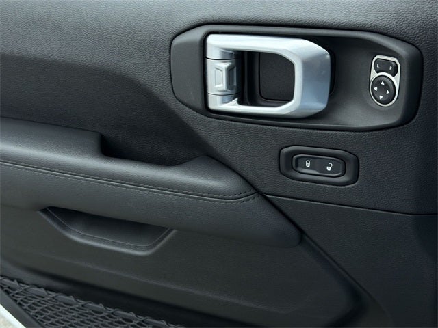 2022 Jeep Wrangler Unlimited Sahara Altitude 1 TOUCH POWER TOP