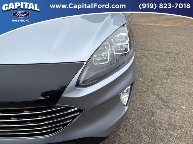 2022 Ford Escape Hybrid Titanium