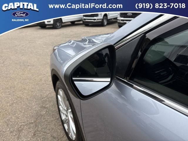 2022 Ford Escape Hybrid Titanium