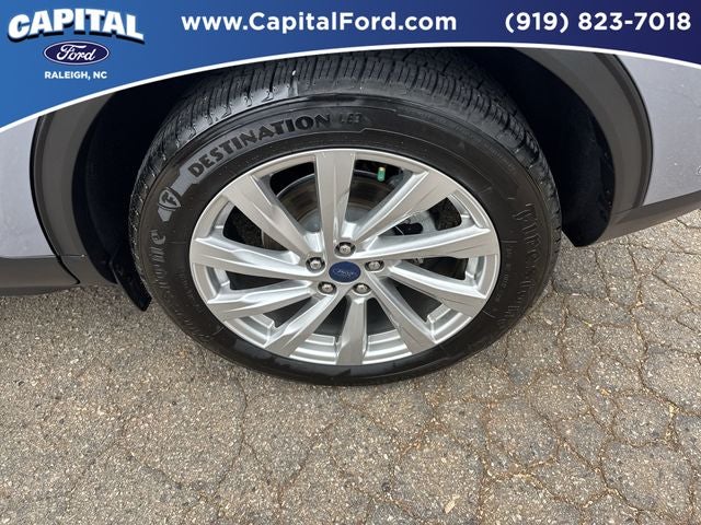 2022 Ford Escape Hybrid Titanium