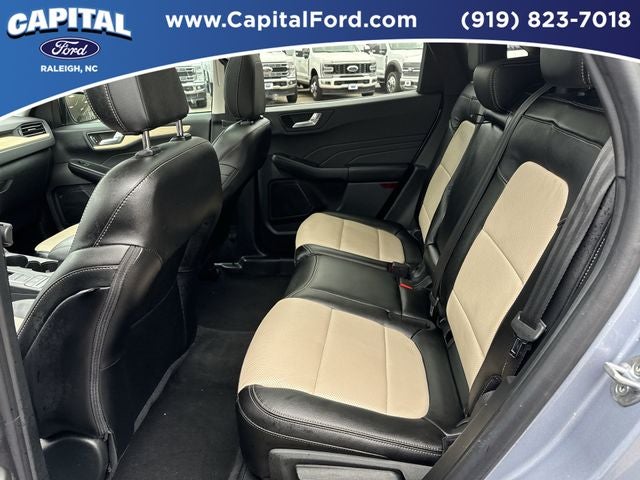 2022 Ford Escape Hybrid Titanium