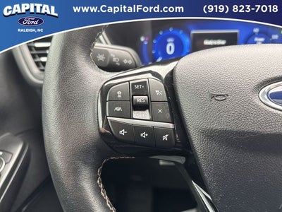 2022 Ford Escape Hybrid Titanium