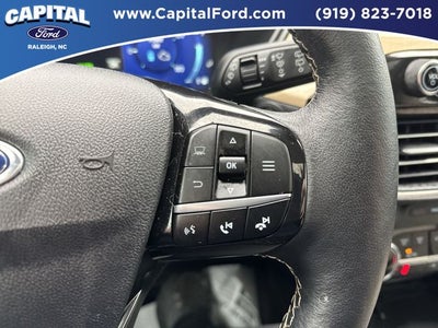 2022 Ford Escape Hybrid Titanium