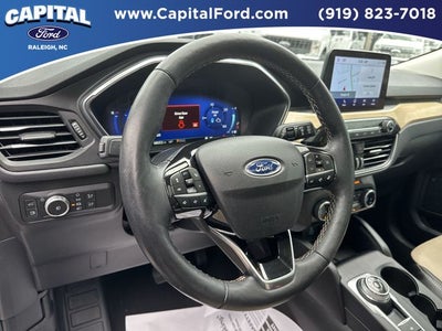 2022 Ford Escape Hybrid Titanium