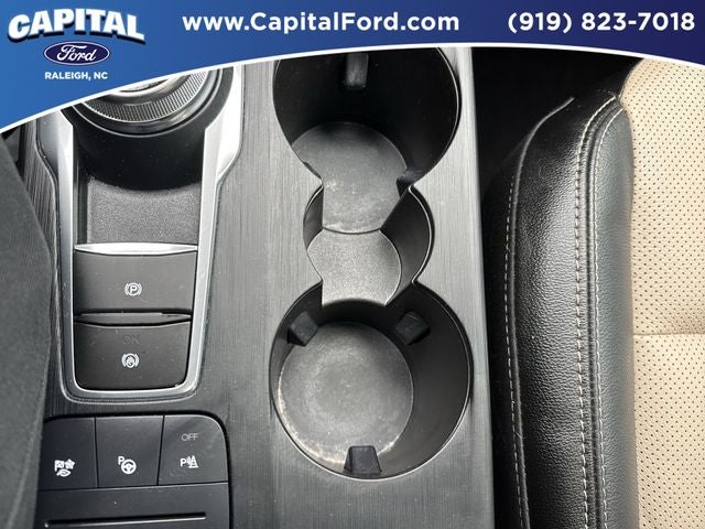 2022 Ford Escape Hybrid Titanium