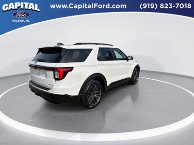 2025 Ford Explorer ST-Line
