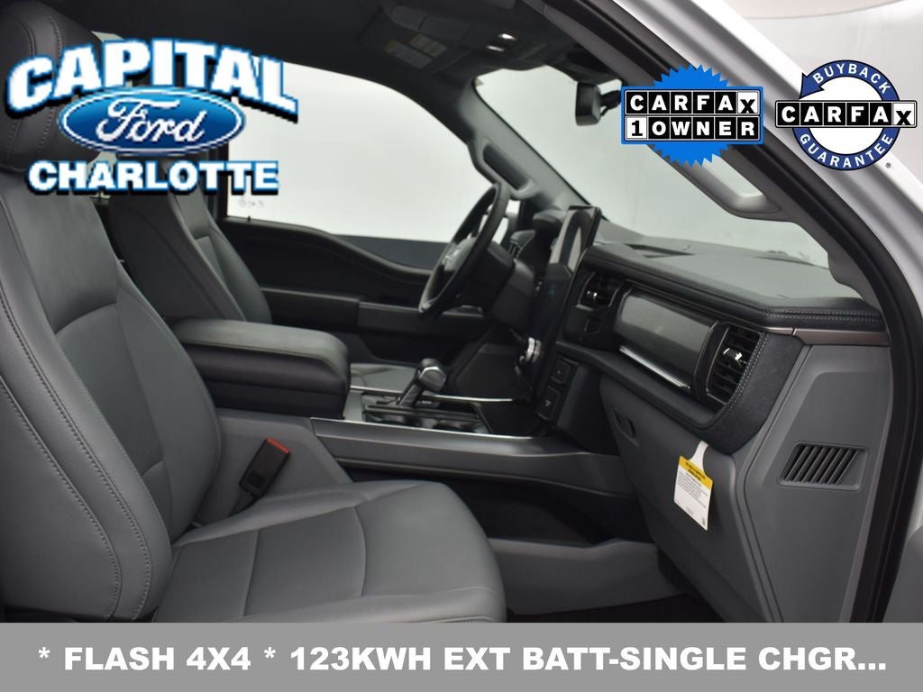 2025 Ford F-150 Lightning Flash