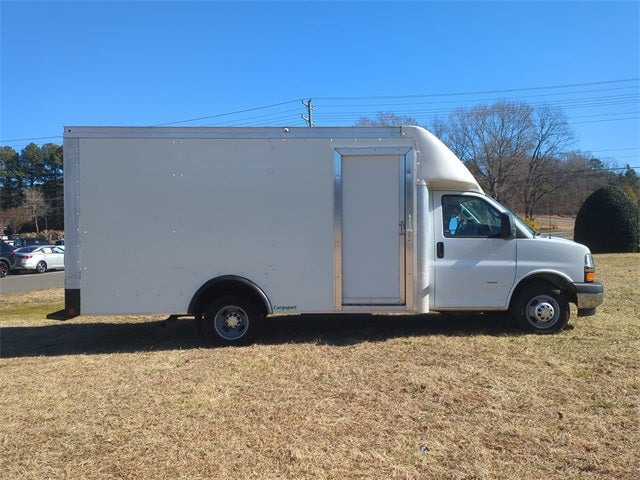 2022 Chevrolet Express 3500 Box Van