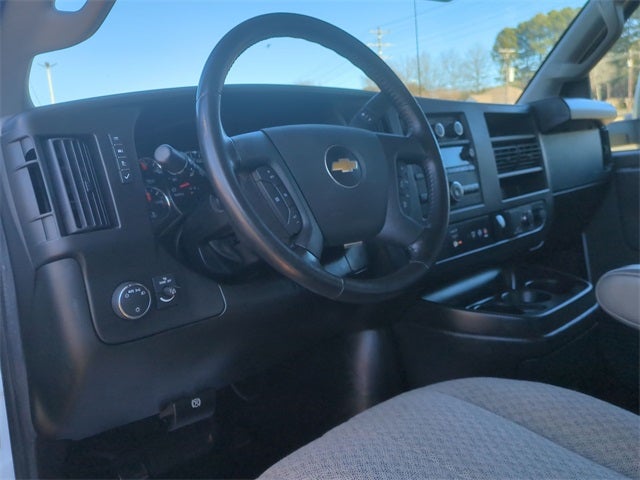 2022 Chevrolet Express 3500 Box Van