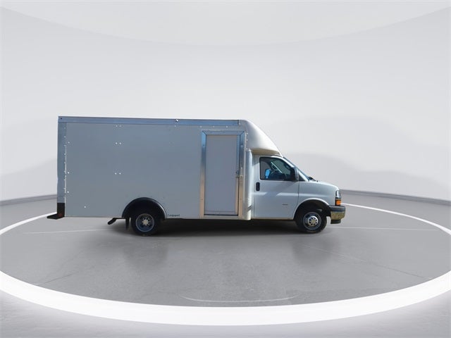 2022 Chevrolet Express 3500 Box Van