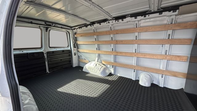 2024 Chevrolet Express 2500 Work Van Cargo