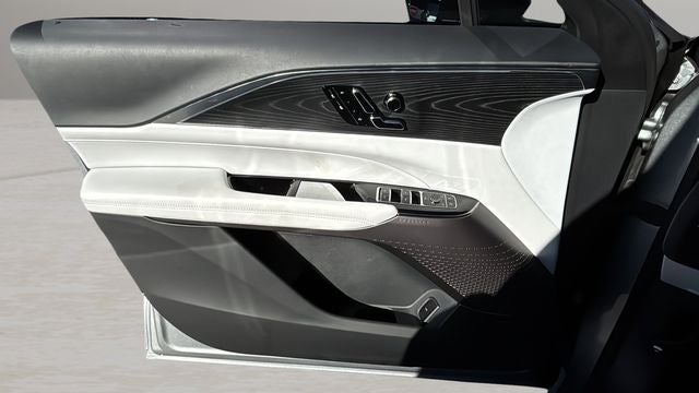 2025 Cadillac LYRIQ Sport