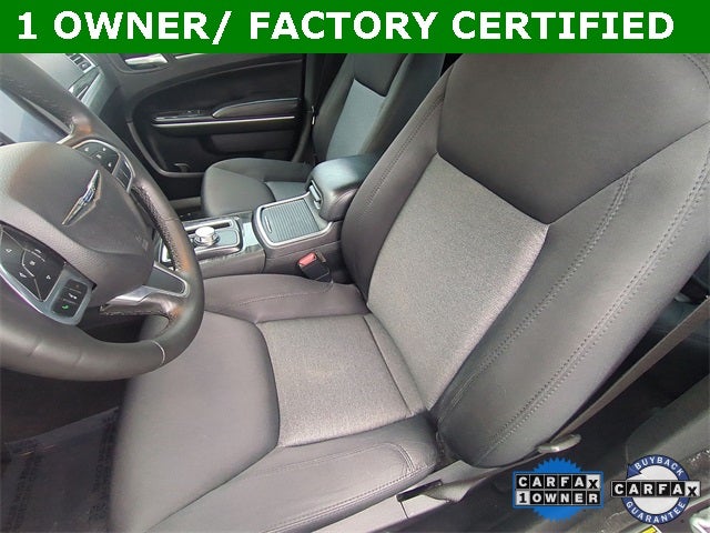 2021 Chrysler 300 Touring