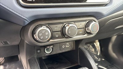 2023 Nissan Versa 1.6 SV