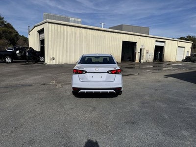 2024 Nissan Versa 1.6 SR