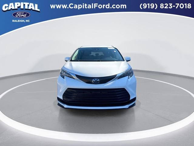 2024 Toyota Sienna LE 8 Passenger