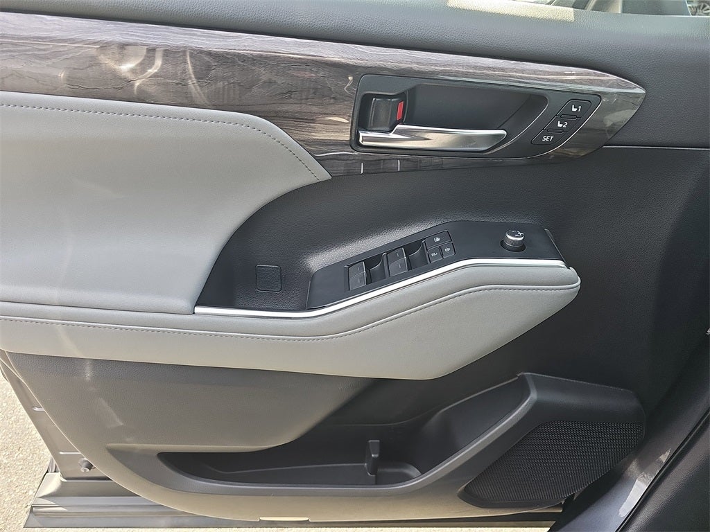 2020 Toyota Highlander Hybrid Limited