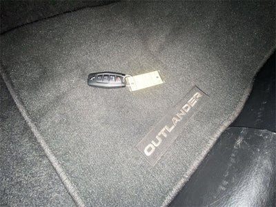 2023 Mitsubishi Outlander SE