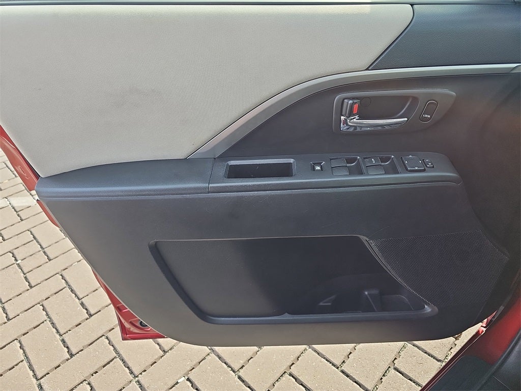 2012 Mazda Mazda5 Sport