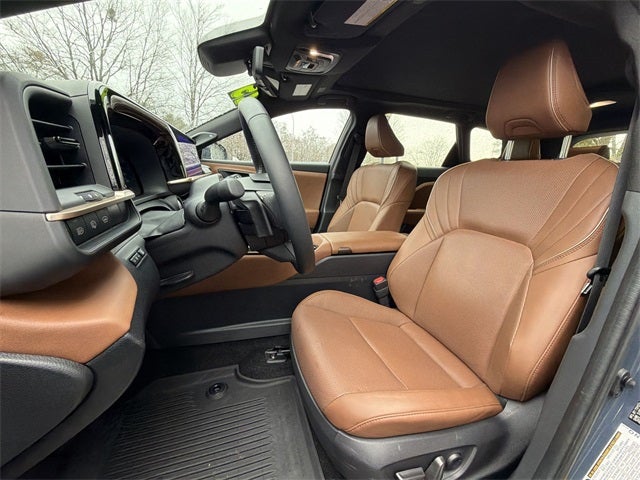 2025 Toyota Crown Signia Limited