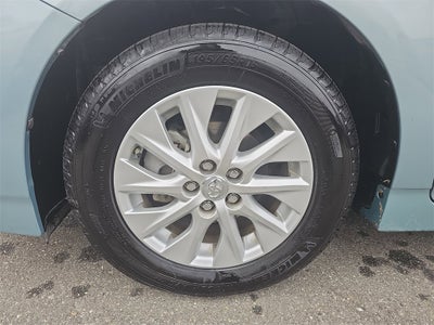 2014 Toyota Prius Plug-in Base