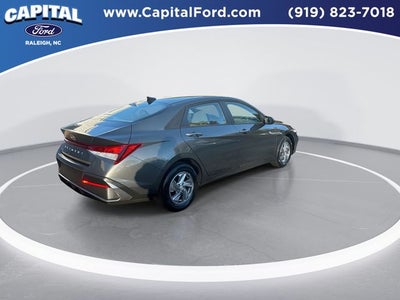 2024 Hyundai Elantra SE