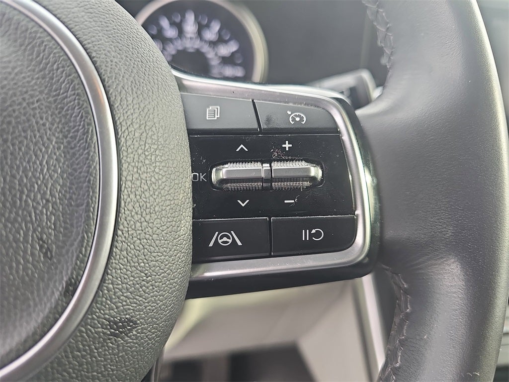 2023 Kia Carnival LX