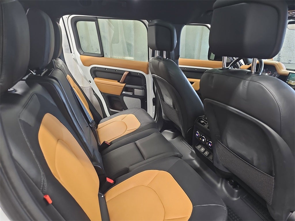 2023 Land Rover Defender 130 X-Dynamic SE