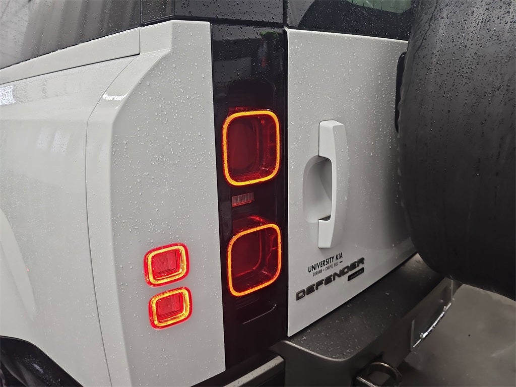 2023 Land Rover Defender 130 X-Dynamic SE