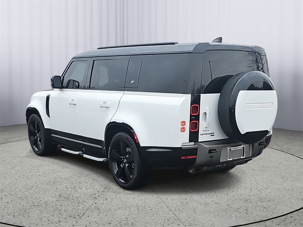 2023 Land Rover Defender 130 X-Dynamic SE