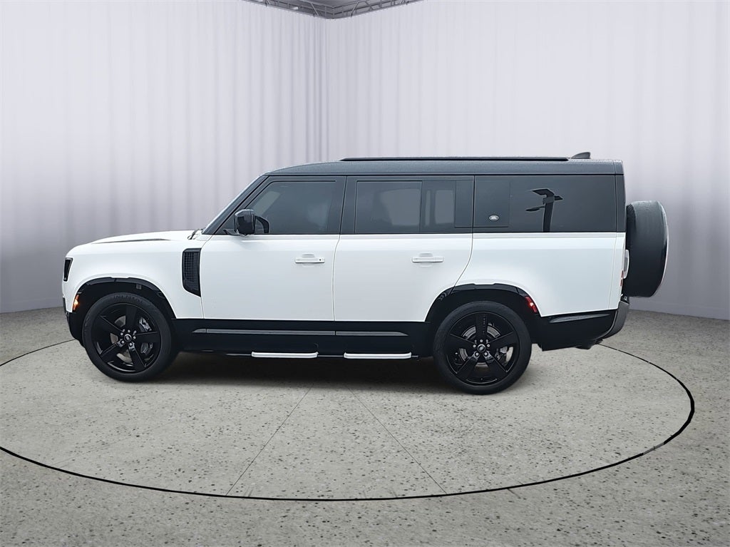 2023 Land Rover Defender 130 X-Dynamic SE