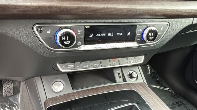 2024 Audi Q5 45 S line Premium quattro