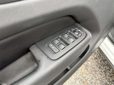 2022 Volvo XC60 B6 Inscription