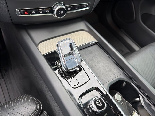 2022 Volvo XC60 B6 Inscription