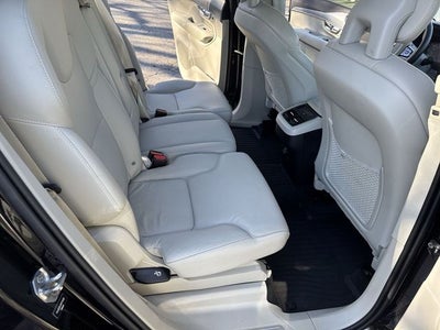 2021 Volvo XC90 T5 Momentum