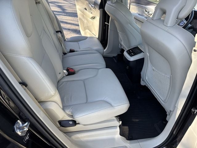2021 Volvo XC90 T5 Momentum