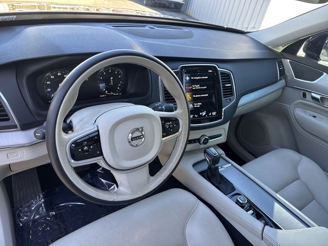 2021 Volvo XC90 T5 Momentum
