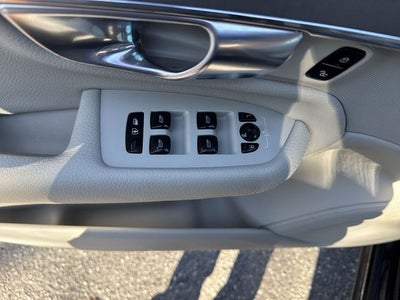 2021 Volvo XC90 T5 Momentum