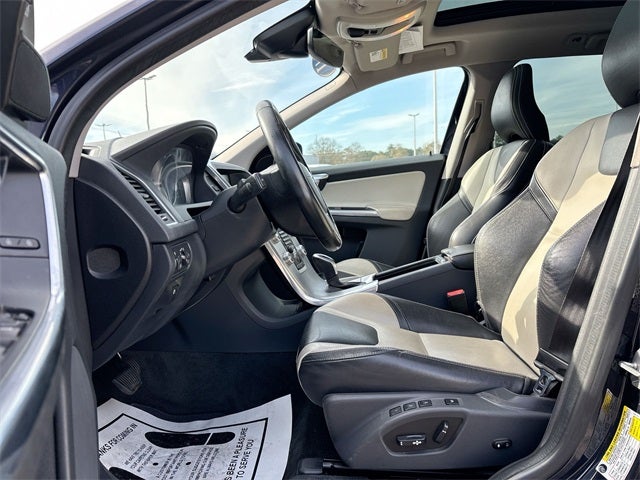 2017 Volvo XC60 T5 Dynamic