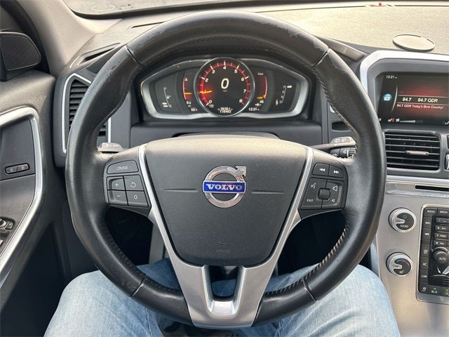 2017 Volvo XC60 T5 Dynamic