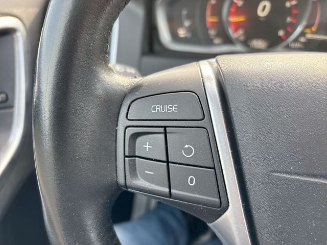 2017 Volvo XC60 T5 Dynamic