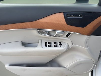 2022 Volvo XC90 Recharge Plug-In Hybrid T8 Inscription Expression 7 Passenger