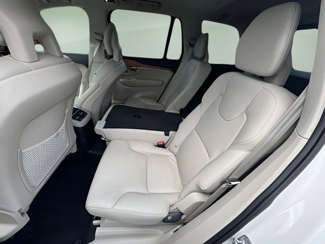2022 Volvo XC90 Recharge Plug-In Hybrid T8 Inscription Expression 7 Passenger