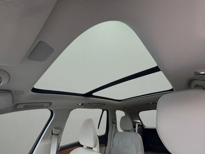 2022 Volvo XC90 Recharge Plug-In Hybrid T8 Inscription Expression 7 Passenger