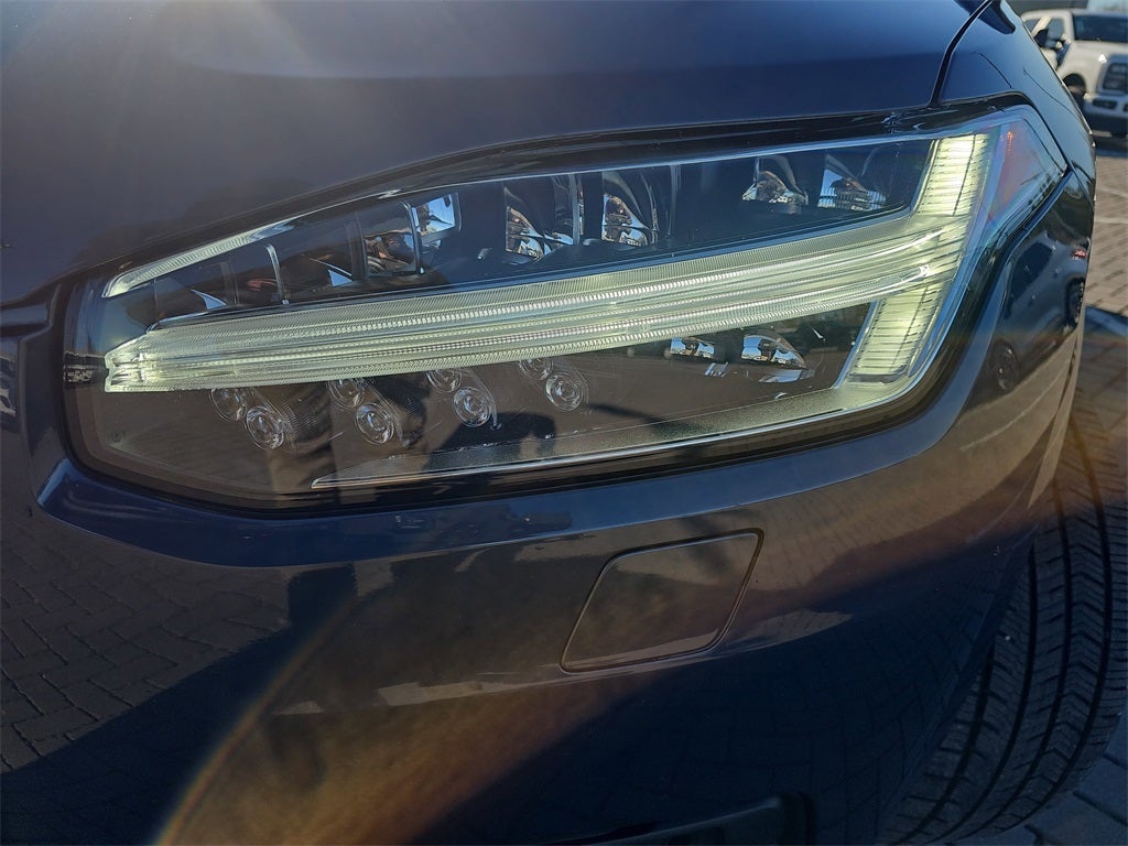 2023 Volvo XC90 B5 Core