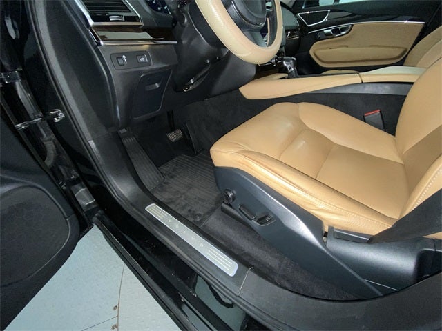 2016 Volvo XC90 Base