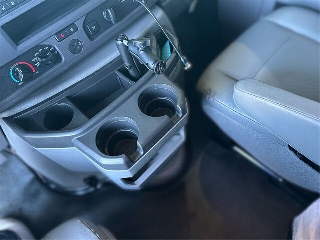 2022 Ford E-450SD Base DRW