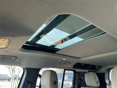 2023 Land Rover Defender 110 SE