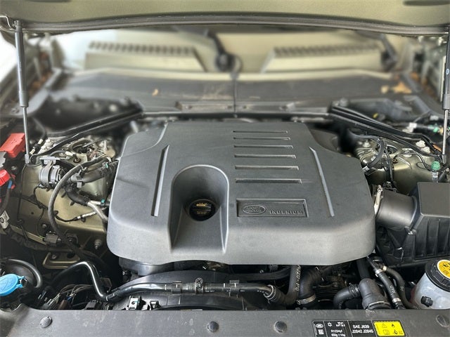 2023 Land Rover Defender 110 SE